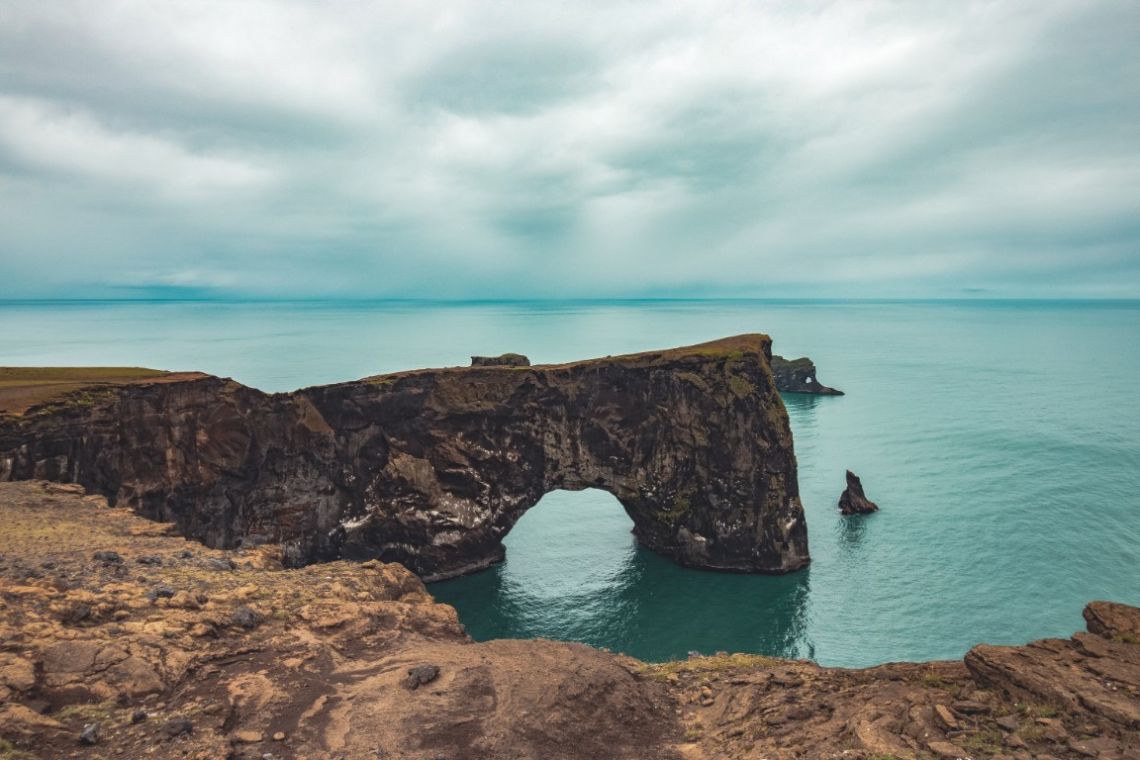 5 самых красивых черных пляжей Исландии: карта, как добраться, какие опасности ждут туристов