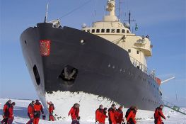 Тур на криголамі в Сніговий Замок в Кемі