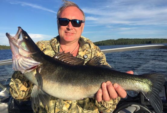 Риболовля на озері Куолімо в східній Фінляндії