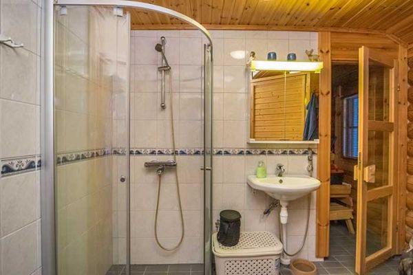Риболовля на озері Куолімо в східній Фінляндії
