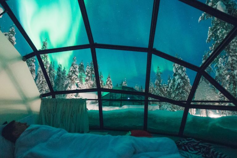 Стеклянные иглу в Лапландии