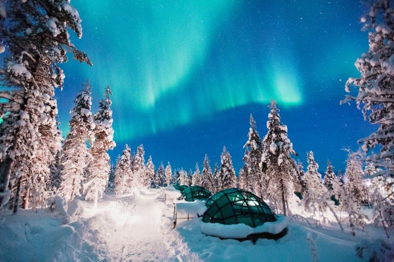 Стеклянные иглу в Лапландии